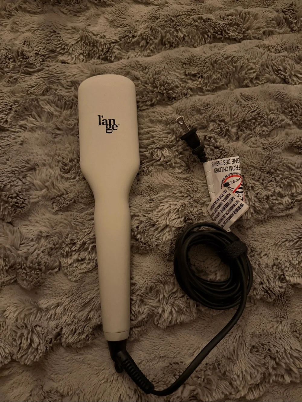 Lange White and Black Heated Styling Brush